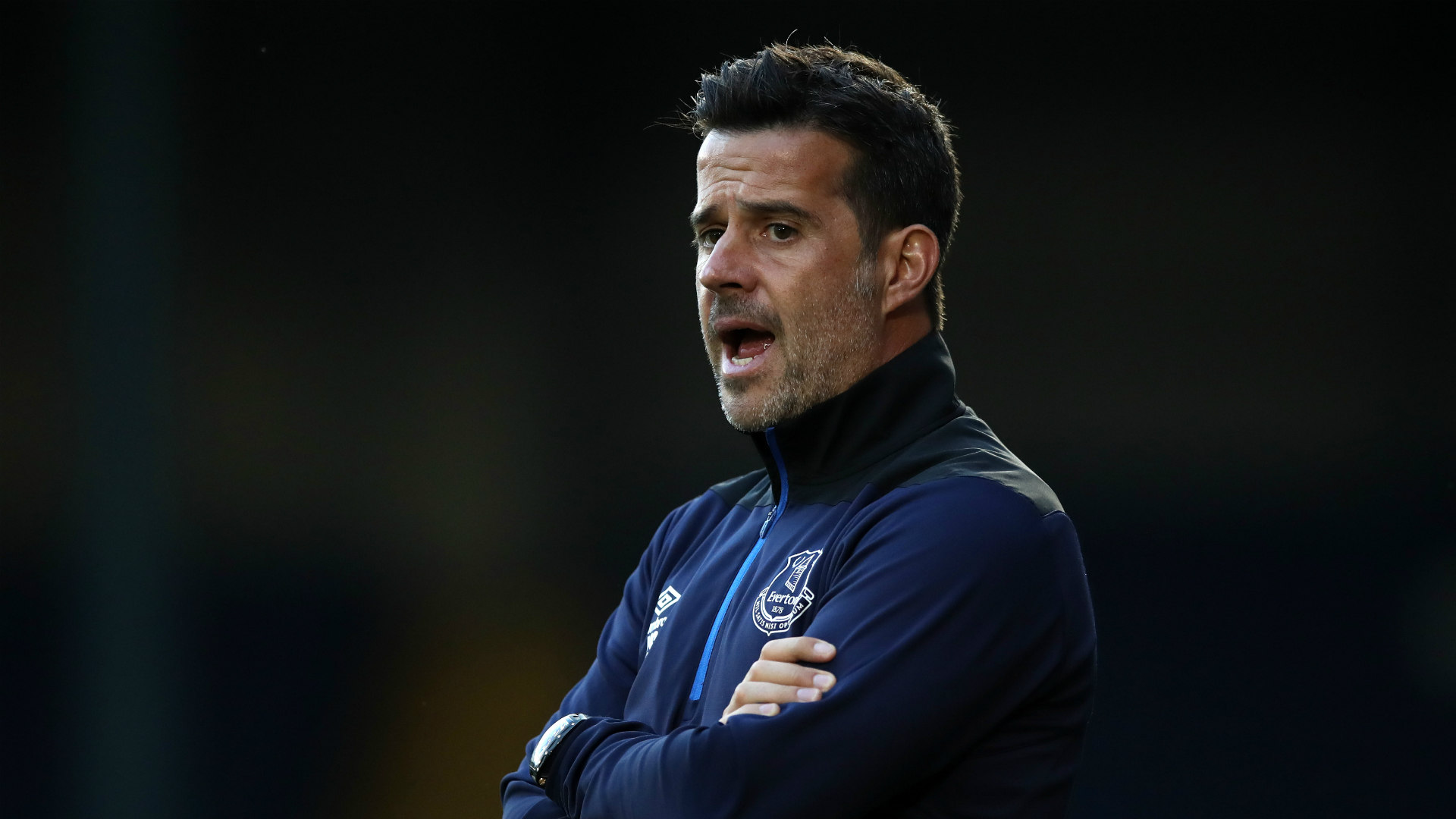 强大的压倒 强大的压倒